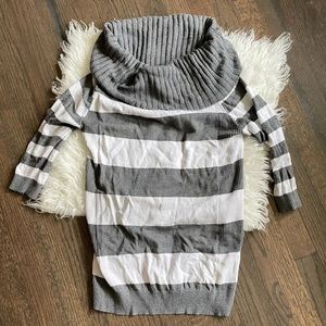 Express Cowl Next 3/4 Sleeve Sweater White & Gray ladies Small